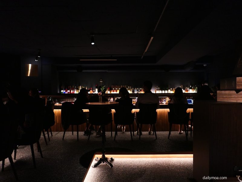 춘천 여행 카페 밤 분위기 음료 이미지