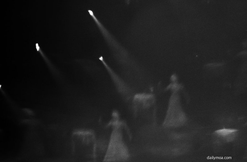 에일리언 스테이지 애니메이션 무대 공연 장면