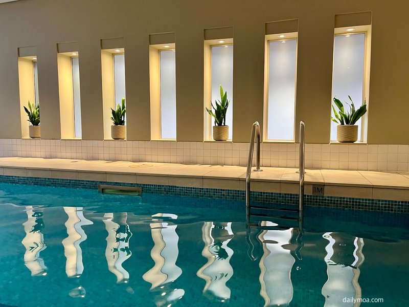 창원시 공공 체육시설 수영 강습 장면