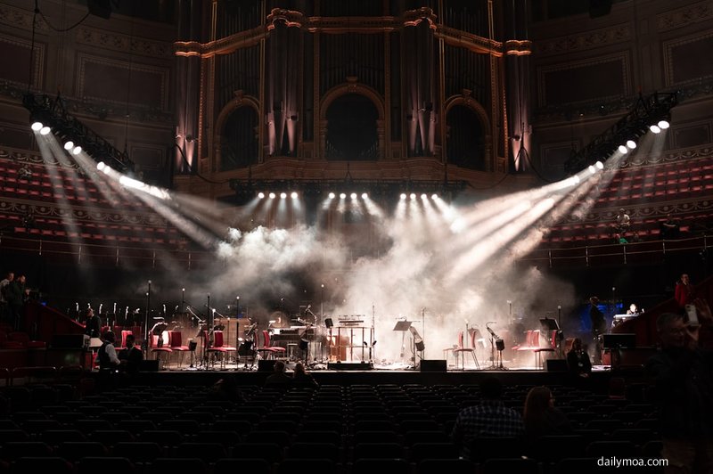 킹키부츠 뮤지컬 무대 공연 장면