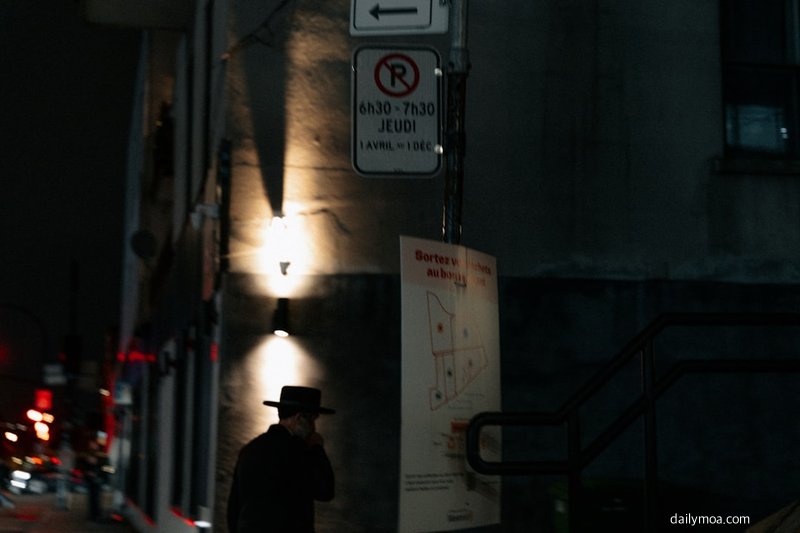 탐정 추리 도시 야경 느와르 분위기 이미지